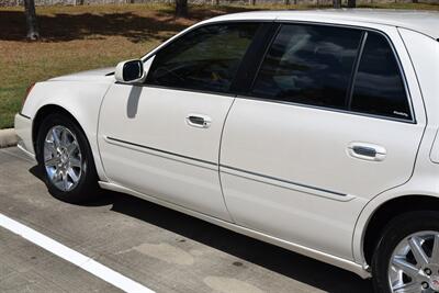 2011 Cadillac DTS PLATINUM COLLECTION HWY MILES LOADED FRESH TRADE   - Photo 17 - Stafford, TX 77477