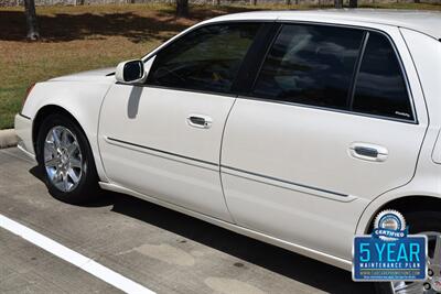 2011 Cadillac DTS PLATINUM COLLECTION HWY MILES LOADED FRESH TRADE   - Photo 17 - Stafford, TX 77477