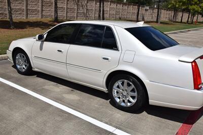 2011 Cadillac DTS PLATINUM COLLECTION HWY MILES LOADED FRESH TRADE   - Photo 15 - Stafford, TX 77477