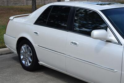 2011 Cadillac DTS PLATINUM COLLECTION HWY MILES LOADED FRESH TRADE   - Photo 8 - Stafford, TX 77477