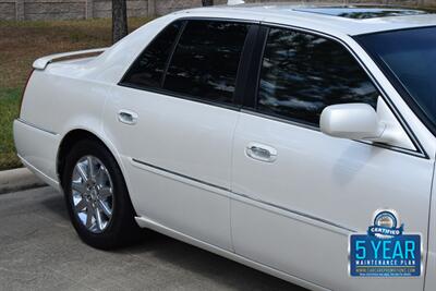 2011 Cadillac DTS PLATINUM COLLECTION HWY MILES LOADED FRESH TRADE   - Photo 8 - Stafford, TX 77477