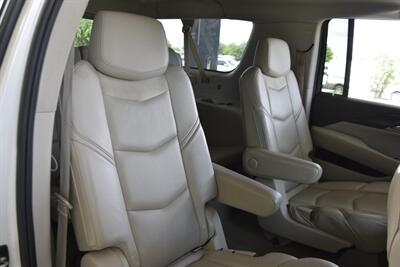 2015 Cadillac Escalade ESV LUXURY NAV BK/CAM S/ROOF 1 TX OWN   - Photo 38 - Stafford, TX 77477