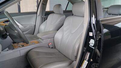 2007 Toyota Camry XLE V6 2 OWN TX VEHICLE LTHR INT FRESH TRADE IN   - Photo 32 - Stafford, TX 77477