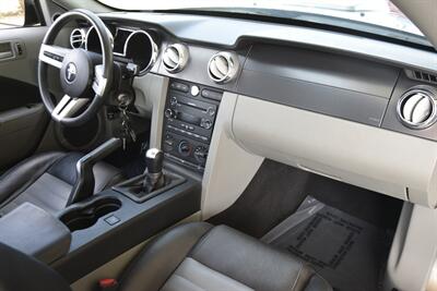 2009 Ford Mustang GT PREMIUM CALIFORNIA EDITION 5SPD MANUAL 52K MILE   - Photo 25 - Stafford, TX 77477