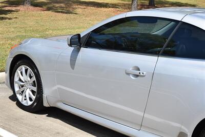 2013 INFINITI G37 CONVERTIBLE GREAT CONDITION FRESH TRADE LADY OWNED   - Photo 17 - Stafford, TX 77477