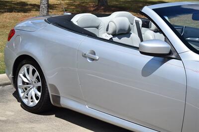 2013 INFINITI G37 CONVERTIBLE GREAT CONDITION FRESH TRADE LADY OWNED   - Photo 8 - Stafford, TX 77477