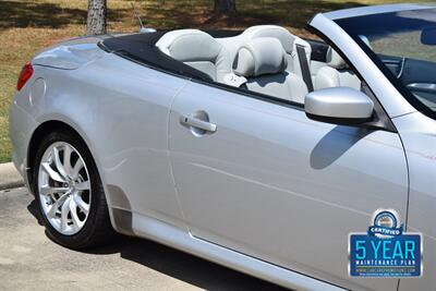 2013 INFINITI G37 CONVERTIBLE GREAT CONDITION FRESH TRADE LADY OWNED   - Photo 8 - Stafford, TX 77477