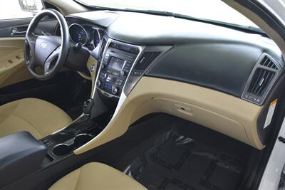 2015 Hyundai Sonata Hybrid 50K ORIG MILES FRESH TRADE IN CLEAN   - Photo 29 - Stafford, TX 77477