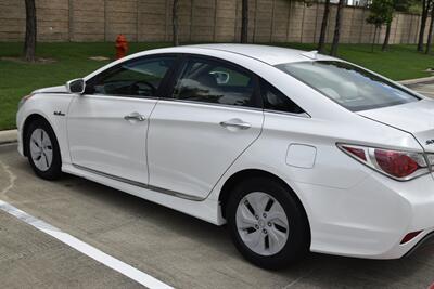 2015 Hyundai Sonata Hybrid 50K ORIG MILES FRESH TRADE IN CLEAN   - Photo 15 - Stafford, TX 77477