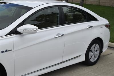 2015 Hyundai Sonata Hybrid 50K ORIG MILES FRESH TRADE IN CLEAN   - Photo 9 - Stafford, TX 77477