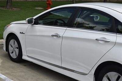 2015 Hyundai Sonata Hybrid 50K ORIG MILES FRESH TRADE IN CLEAN   - Photo 17 - Stafford, TX 77477
