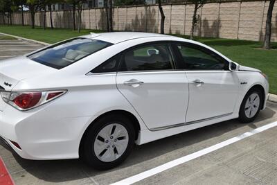 2015 Hyundai Sonata Hybrid 50K ORIG MILES FRESH TRADE IN CLEAN   - Photo 16 - Stafford, TX 77477