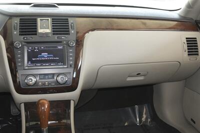 2009 Cadillac DTS PLATINUM LUXURY NAV ROOF CHROME PKG FRESH TRADE IN   - Photo 25 - Stafford, TX 77477