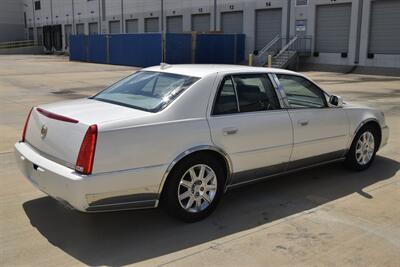 2009 Cadillac DTS PLATINUM LUXURY NAV ROOF CHROME PKG FRESH TRADE IN   - Photo 14 - Stafford, TX 77477