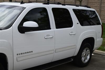 2010 Chevrolet Suburban Z71 4X4 NAV BK/CAM ROOF FRESH TRADE IN NICE   - Photo 9 - Stafford, TX 77477