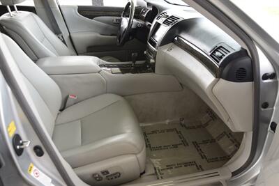 2010 Lexus LS 460 NAV BK/CAM HTD/COOLED STS NEW TRADE IN CLEAN   - Photo 31 - Stafford, TX 77477