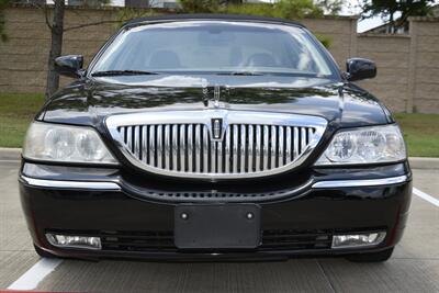 2007 Lincoln Town Car Designer Series CARRIAGE TOP HWY MILES NEW TRADE   - Photo 3 - Stafford, TX 77477