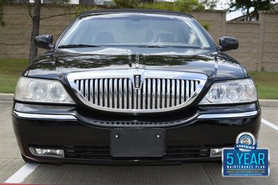 2007 Lincoln Town Car Designer Series CARRIAGE TOP HWY MILES NEW TRADE   - Photo 3 - Stafford, TX 77477