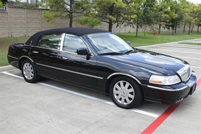 2007 Lincoln Town Car Designer Series CARRIAGE TOP HWY MILES NEW TRADE   - Photo 4 - Stafford, TX 77477