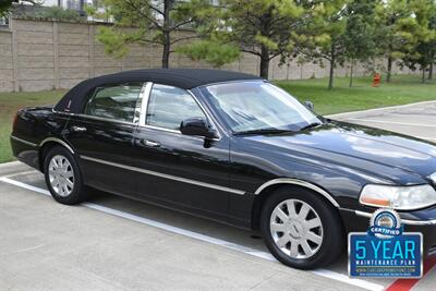 2007 Lincoln Town Car Designer Series CARRIAGE TOP HWY MILES NEW TRADE   - Photo 6 - Stafford, TX 77477
