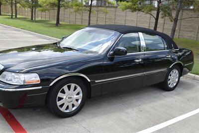 2007 Lincoln Town Car Designer Series CARRIAGE TOP HWY MILES NEW TRADE   - Photo 7 - Stafford, TX 77477