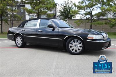 2007 Lincoln Town Car Designer Series CARRIAGE TOP HWY MILES NEW TRADE   - Photo 1 - Stafford, TX 77477