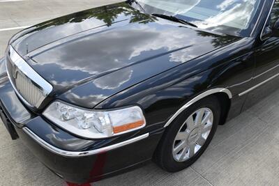 2007 Lincoln Town Car Designer Series CARRIAGE TOP HWY MILES NEW TRADE   - Photo 10 - Stafford, TX 77477