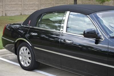 2007 Lincoln Town Car Designer Series CARRIAGE TOP HWY MILES NEW TRADE   - Photo 8 - Stafford, TX 77477