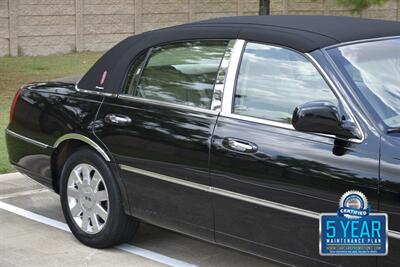 2007 Lincoln Town Car Designer Series CARRIAGE TOP HWY MILES NEW TRADE   - Photo 8 - Stafford, TX 77477