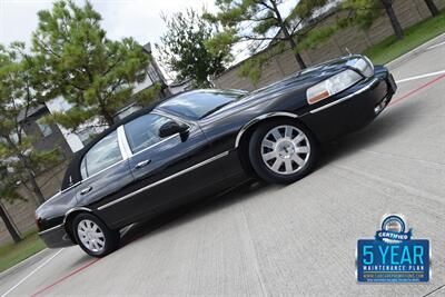 2007 Lincoln Town Car Designer Series CARRIAGE TOP HWY MILES NEW TRADE   - Photo 39 - Stafford, TX 77477