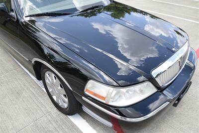 2007 Lincoln Town Car Designer Series CARRIAGE TOP HWY MILES NEW TRADE   - Photo 11 - Stafford, TX 77477
