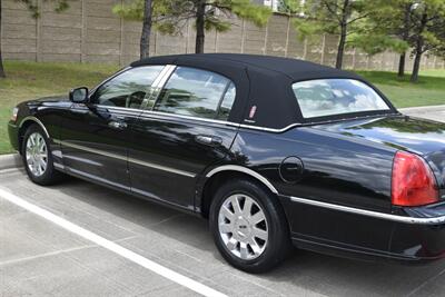 2007 Lincoln Town Car Designer Series CARRIAGE TOP HWY MILES NEW TRADE   - Photo 15 - Stafford, TX 77477