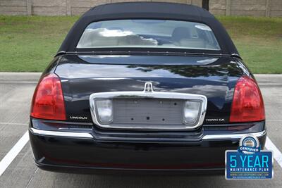 2007 Lincoln Town Car Designer Series CARRIAGE TOP HWY MILES NEW TRADE   - Photo 19 - Stafford, TX 77477