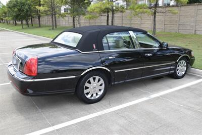 2007 Lincoln Town Car Designer Series CARRIAGE TOP HWY MILES NEW TRADE   - Photo 14 - Stafford, TX 77477