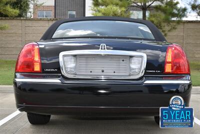 2007 Lincoln Town Car Designer Series CARRIAGE TOP HWY MILES NEW TRADE   - Photo 20 - Stafford, TX 77477