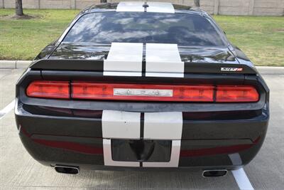 2011 Dodge Challenger SRT8 392 6SPD MANUAL RARE COMBO FRESH TRADE CLEAN   - Photo 18 - Stafford, TX 77477