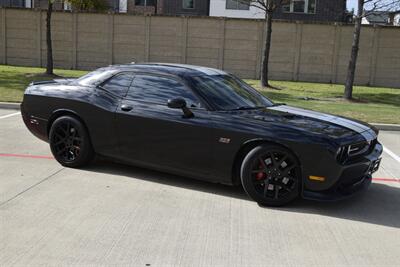 2011 Dodge Challenger SRT8 392 6SPD MANUAL RARE COMBO FRESH TRADE CLEAN   - Photo 30 - Stafford, TX 77477