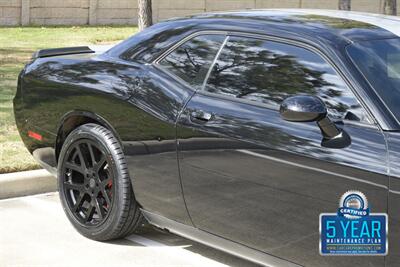 2011 Dodge Challenger SRT8 392 6SPD MANUAL RARE COMBO FRESH TRADE CLEAN   - Photo 7 - Stafford, TX 77477