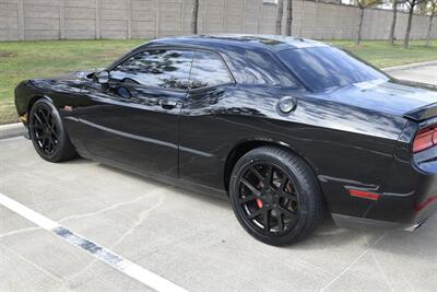 2011 Dodge Challenger SRT8 392 6SPD MANUAL RARE COMBO FRESH TRADE CLEAN   - Photo 14 - Stafford, TX 77477