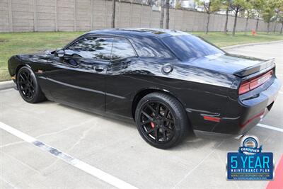 2011 Dodge Challenger SRT8 392 6SPD MANUAL RARE COMBO FRESH TRADE CLEAN   - Photo 12 - Stafford, TX 77477