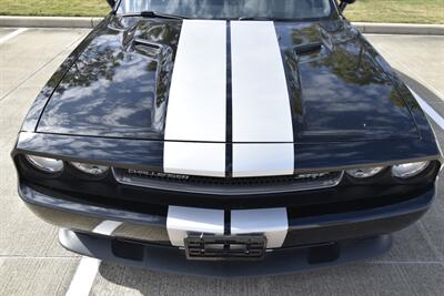 2011 Dodge Challenger SRT8 392 6SPD MANUAL RARE COMBO FRESH TRADE CLEAN   - Photo 11 - Stafford, TX 77477