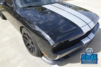 2011 Dodge Challenger SRT8 392 6SPD MANUAL RARE COMBO FRESH TRADE CLEAN   - Photo 10 - Stafford, TX 77477