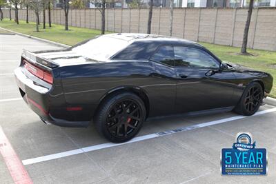 2011 Dodge Challenger SRT8 392 6SPD MANUAL RARE COMBO FRESH TRADE CLEAN   - Photo 13 - Stafford, TX 77477