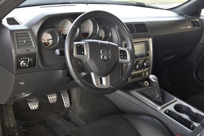 2011 Dodge Challenger SRT8 392 6SPD MANUAL RARE COMBO FRESH TRADE CLEAN   - Photo 22 - Stafford, TX 77477