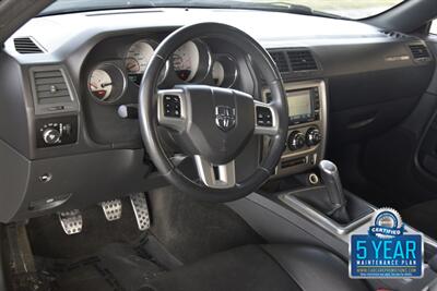 2011 Dodge Challenger SRT8 392 6SPD MANUAL RARE COMBO FRESH TRADE CLEAN   - Photo 22 - Stafford, TX 77477