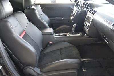 2011 Dodge Challenger SRT8 392 6SPD MANUAL RARE COMBO FRESH TRADE CLEAN   - Photo 25 - Stafford, TX 77477