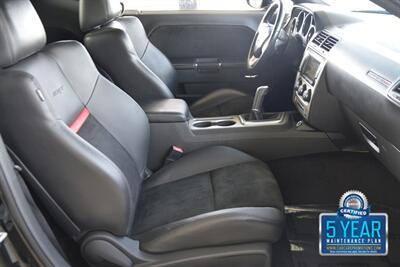 2011 Dodge Challenger SRT8 392 6SPD MANUAL RARE COMBO FRESH TRADE CLEAN   - Photo 25 - Stafford, TX 77477