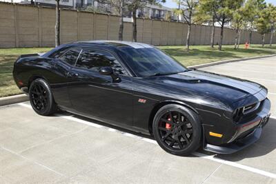 2011 Dodge Challenger SRT8 392 6SPD MANUAL RARE COMBO FRESH TRADE CLEAN   - Photo 4 - Stafford, TX 77477
