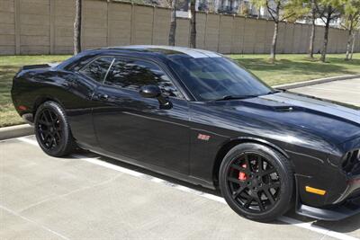 2011 Dodge Challenger SRT8 392 6SPD MANUAL RARE COMBO FRESH TRADE CLEAN   - Photo 6 - Stafford, TX 77477