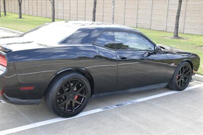 2011 Dodge Challenger SRT8 392 6SPD MANUAL RARE COMBO FRESH TRADE CLEAN   - Photo 15 - Stafford, TX 77477